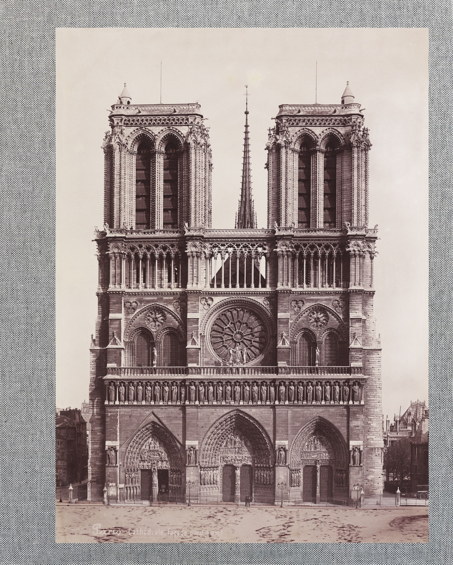 Médéric Mieusement, Notre-Dame, la cathédrale de Viollet-le-Duc